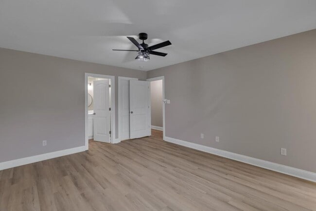 Building Photo - THE BURROUGHS @ CAROLINA PLANTATIONS