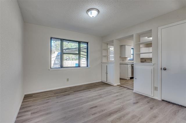 Building Photo - 1935 Utica Dr