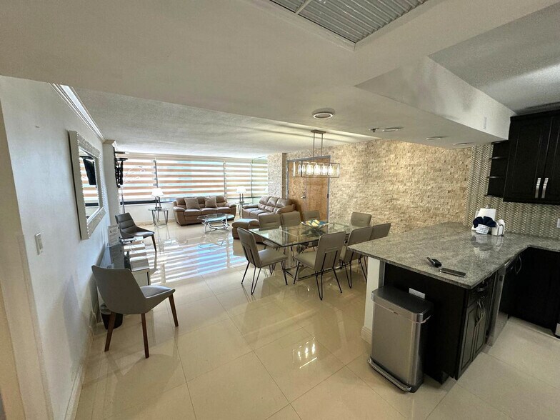 Building Photo - 5225 Collins Ave