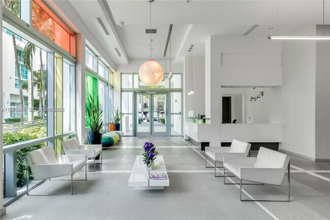 Building Photo - 333 NE 24th St