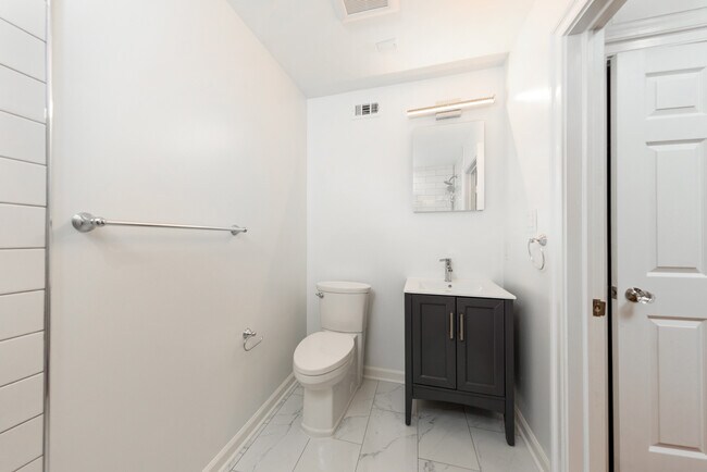 En-suite Bathroom - 1617 13th St NW