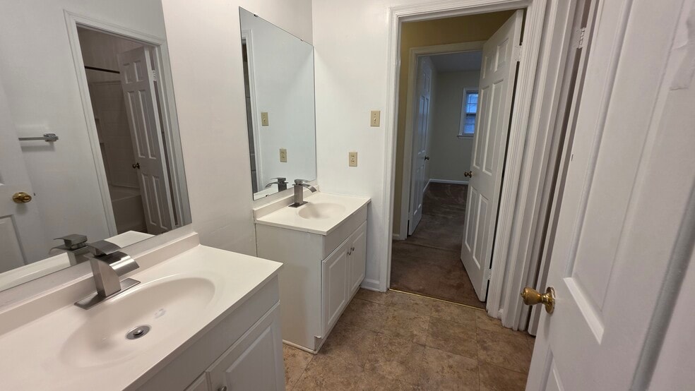 Building Photo - 401 Advocate Ct