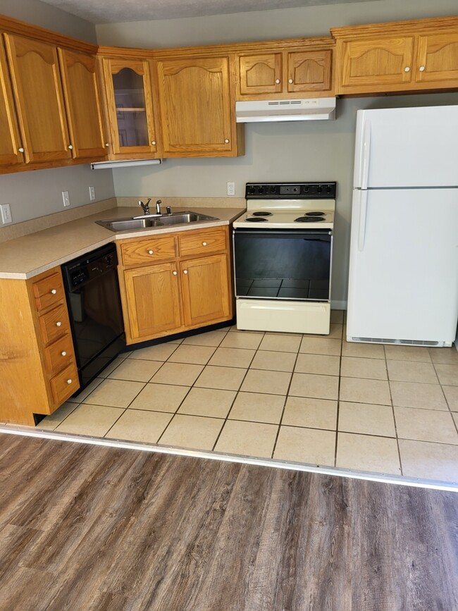 Primary Photo - 176 Spring Cir Dr