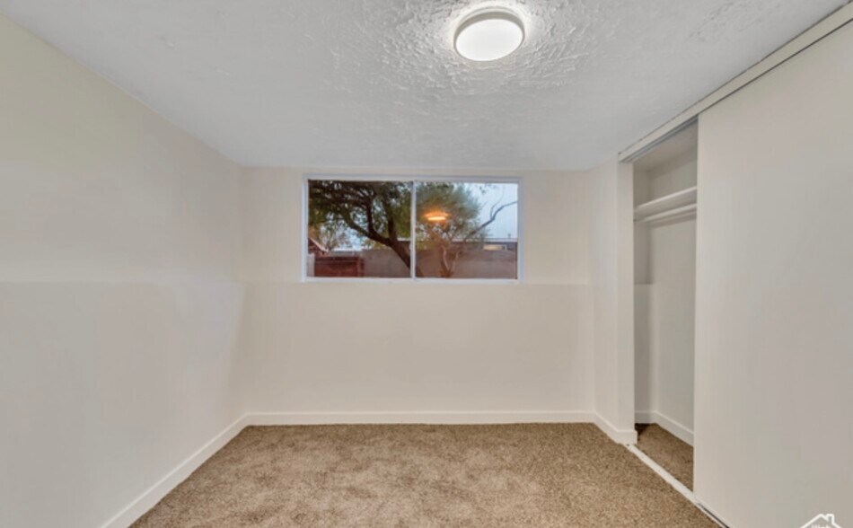 Building Photo - 5365 W 5200 S