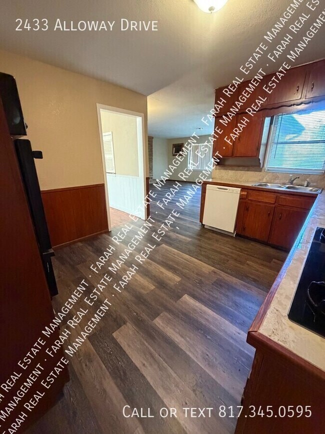 Building Photo - 2433 Alloway Dr