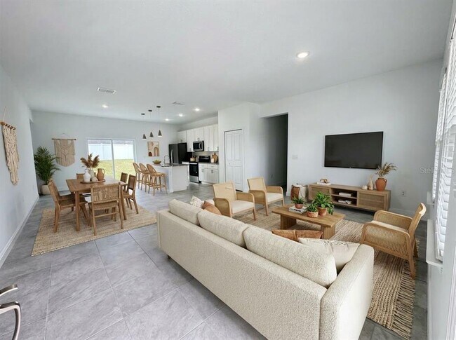 Building Photo - 6142 SW 154th Place Rd