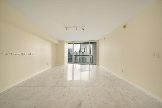 Building Photo - 475 Brickell Ave