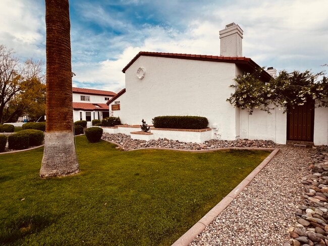 Primary Photo - 3201 N 38th St