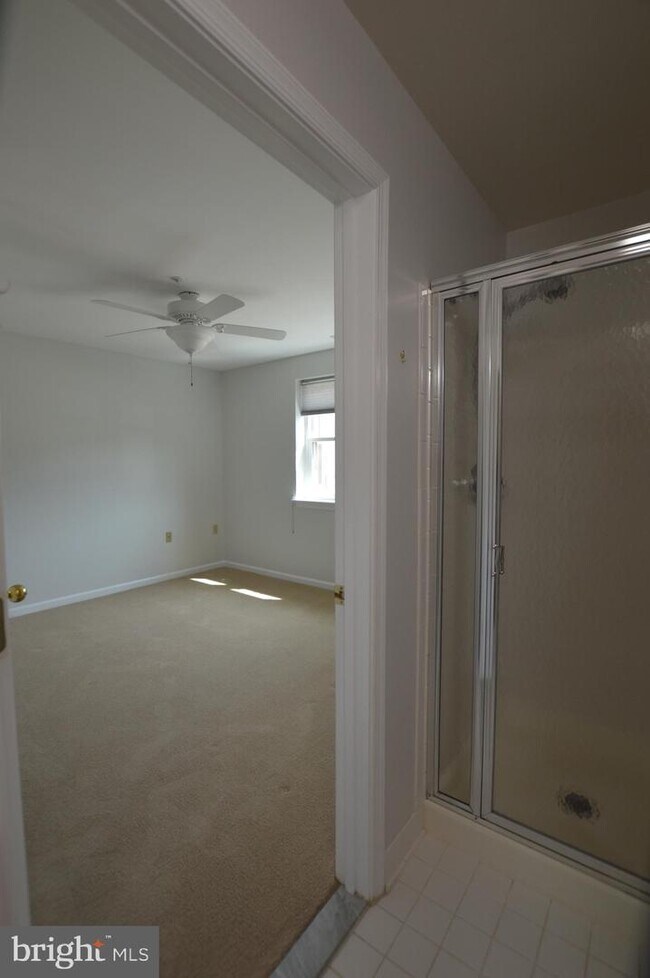 Building Photo - 102 Mercer Ct