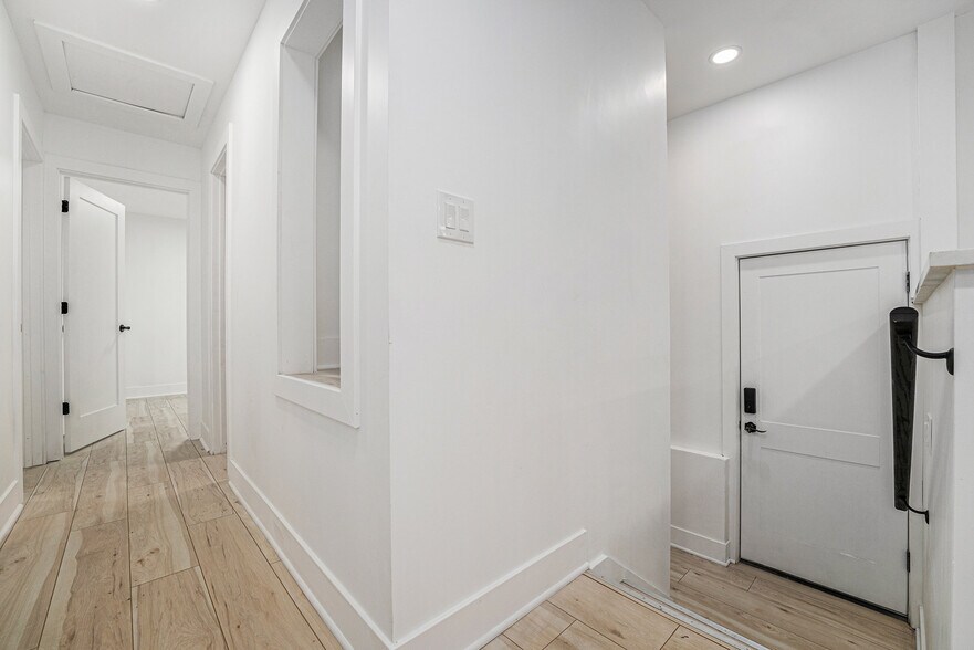 Building Photo - 1571 Pierce St