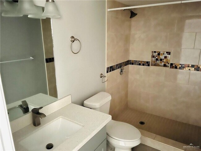 Building Photo - 817 Marinel Ln