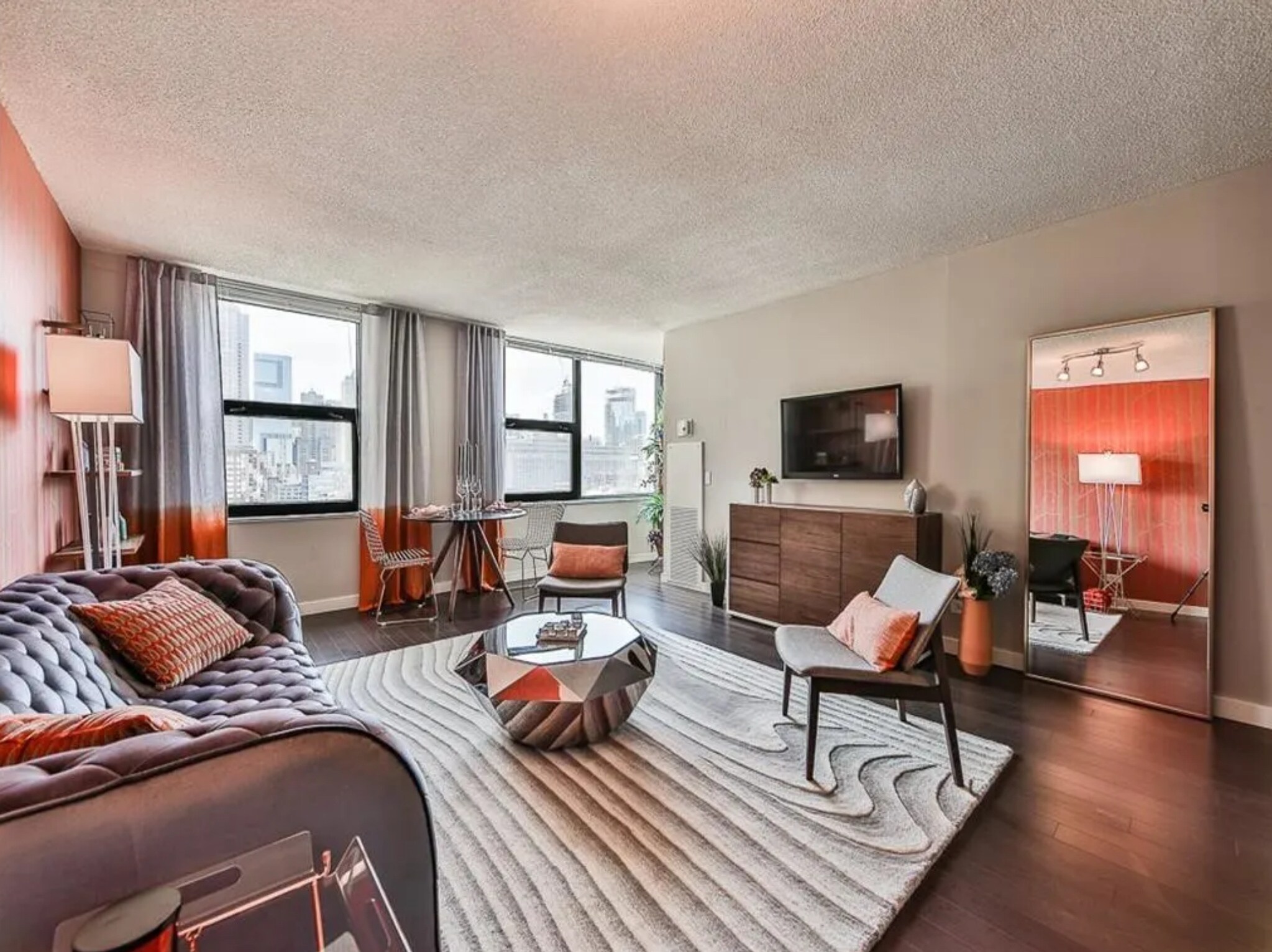 Building Photo - 70 W Huron St