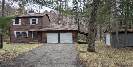Building Photo - 9815 Wintergreen Dr