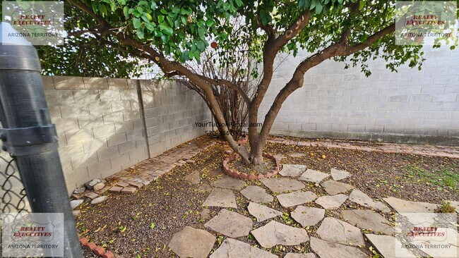 Building Photo - Greenlee