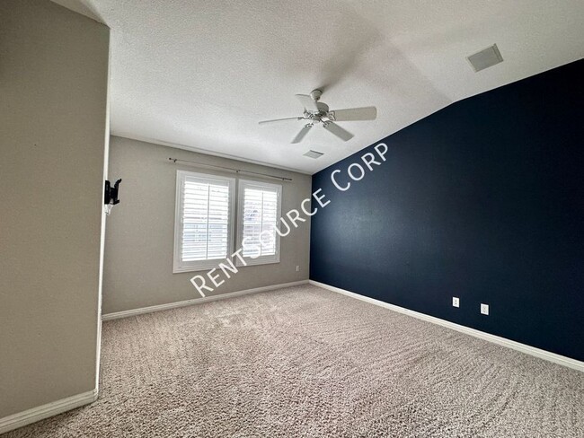Building Photo - 28296 Cedar Ln