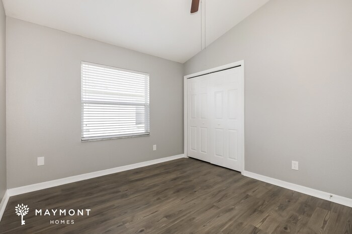 Building Photo - 1128 Vinetree Dr