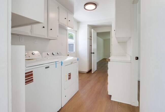 Building Photo - Charming & Upgraded San Marcos Home with P...