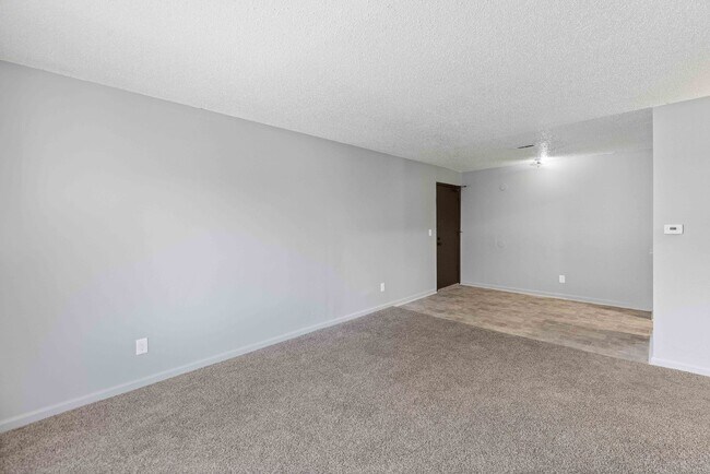 Building Photo - The Jefferson l Classic 2-Bedroom