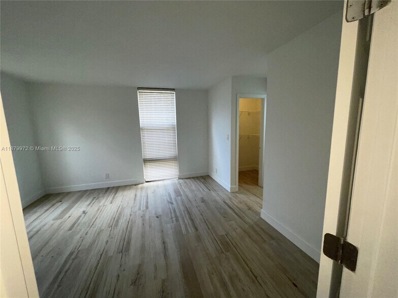 Building Photo - 2961 SW 87th Ave