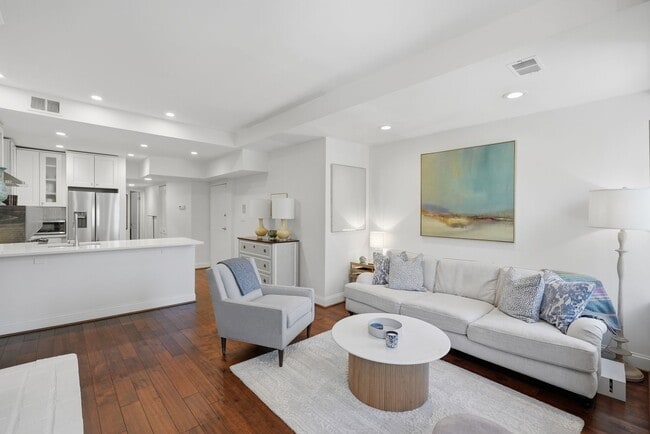 Building Photo - U St Condo | 2 Bed | 1.5 Bath | 975 Sf | Offsite Underground Parking Garage Available for Rent
