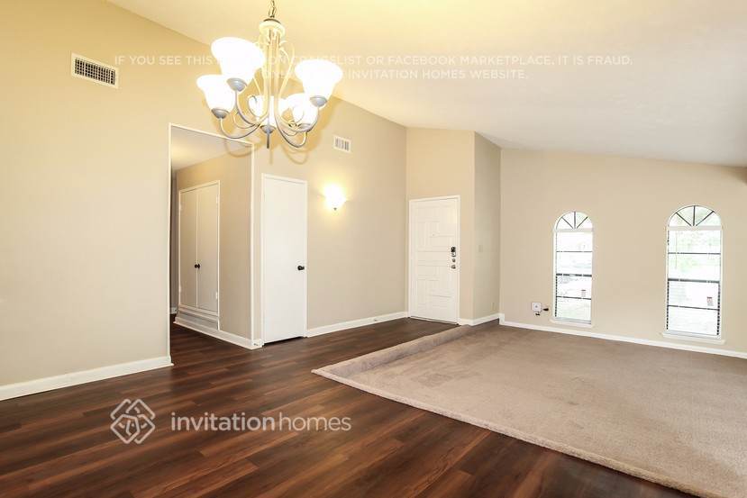 Building Photo - 3827 Cypressdale Dr