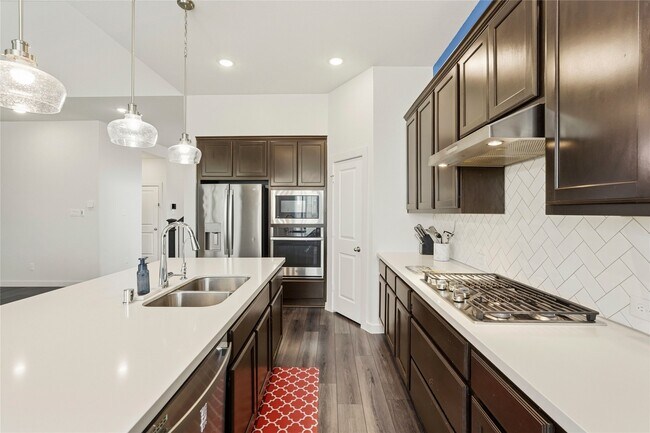 Building Photo - 15647 Roscobie Park Dr