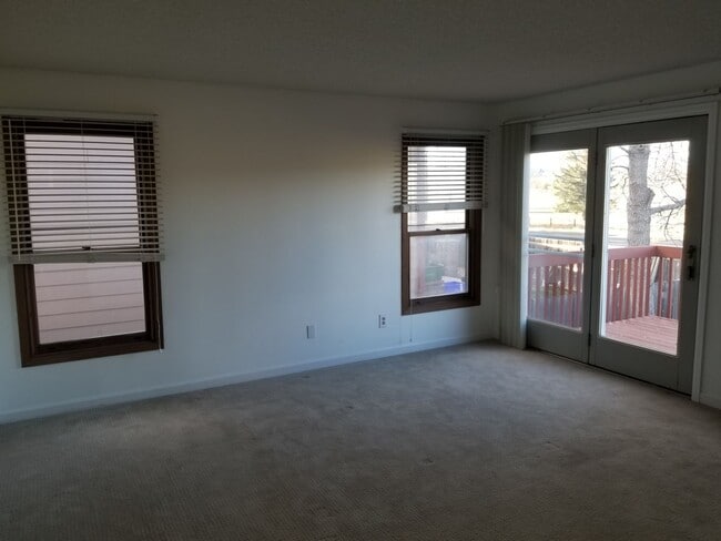 Building Photo - 2836 Troxell Ave