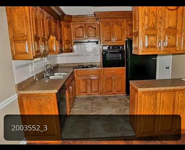 Building Photo - 800 NE 112th Ter