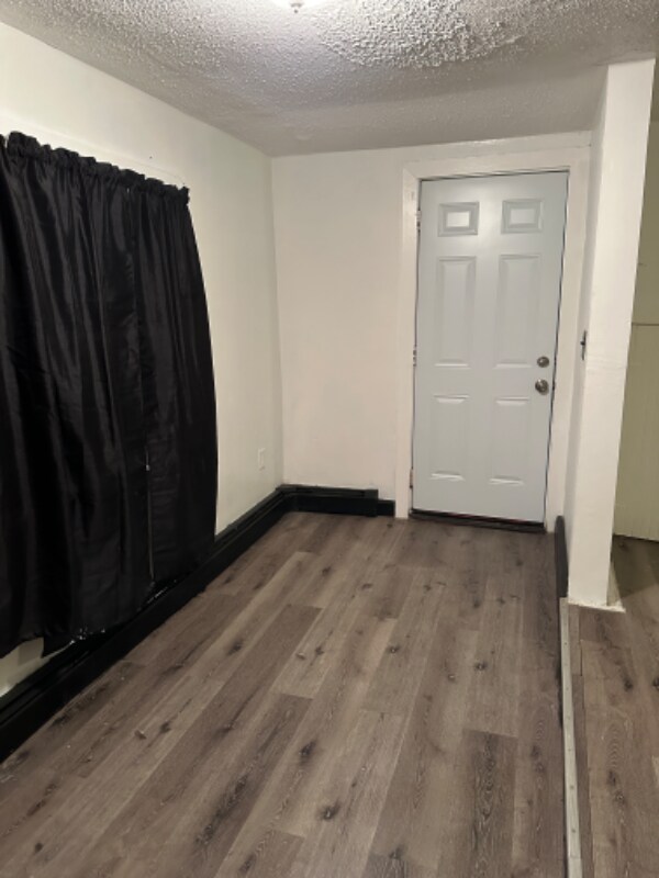 Building Photo - 428 Elm St