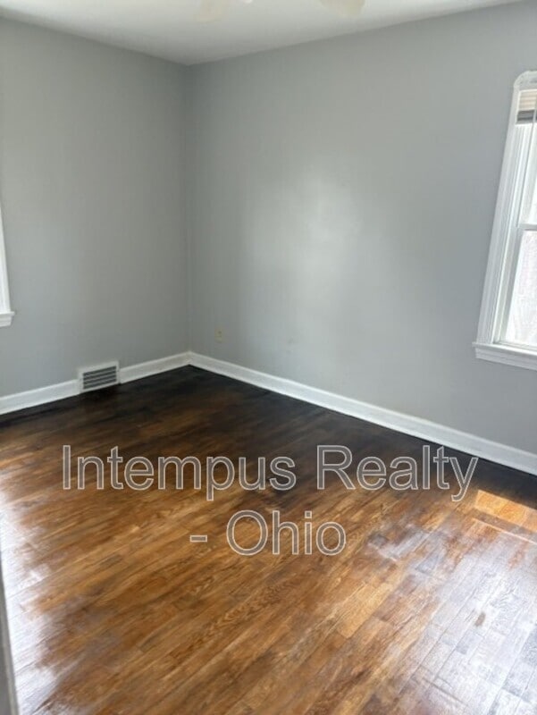 Building Photo - 2525 Ohio Ave