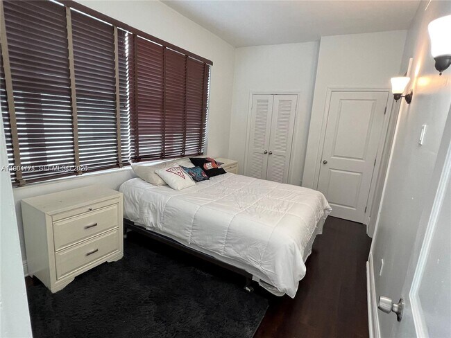 Building Photo - 1342 Drexel Ave