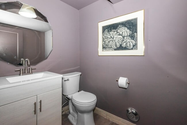 Building Photo - 16615 Walcliff Dr