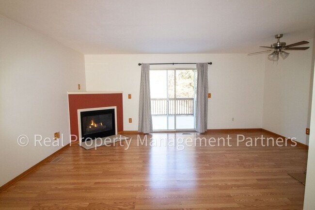 Building Photo - Forest Hills 3 Bed Townhome with Garage, Pond View and Some Utilities Included