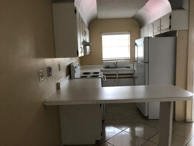 Building Photo - Waterfront Community  Downstairs Condo