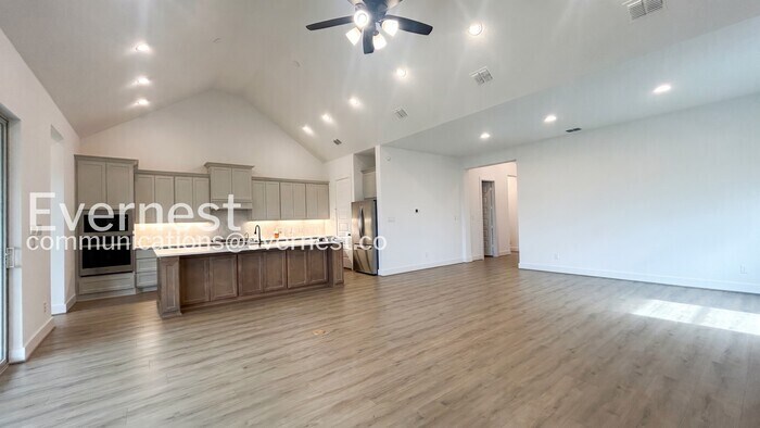 Building Photo - 1447 Cowan Run