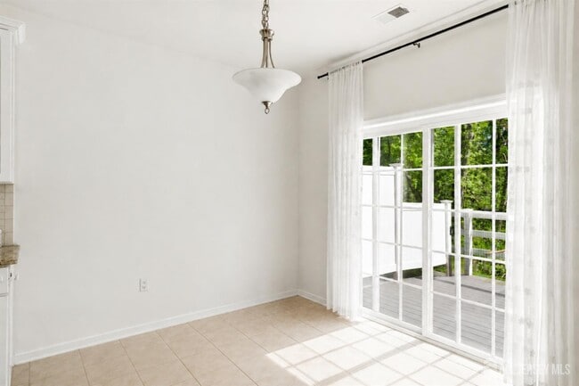 Building Photo - 133 Savoth Ln