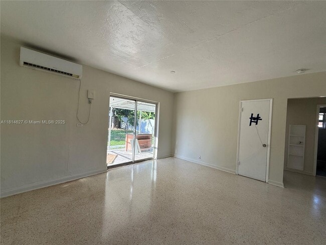 Building Photo - 1141 NE 154th Terrace