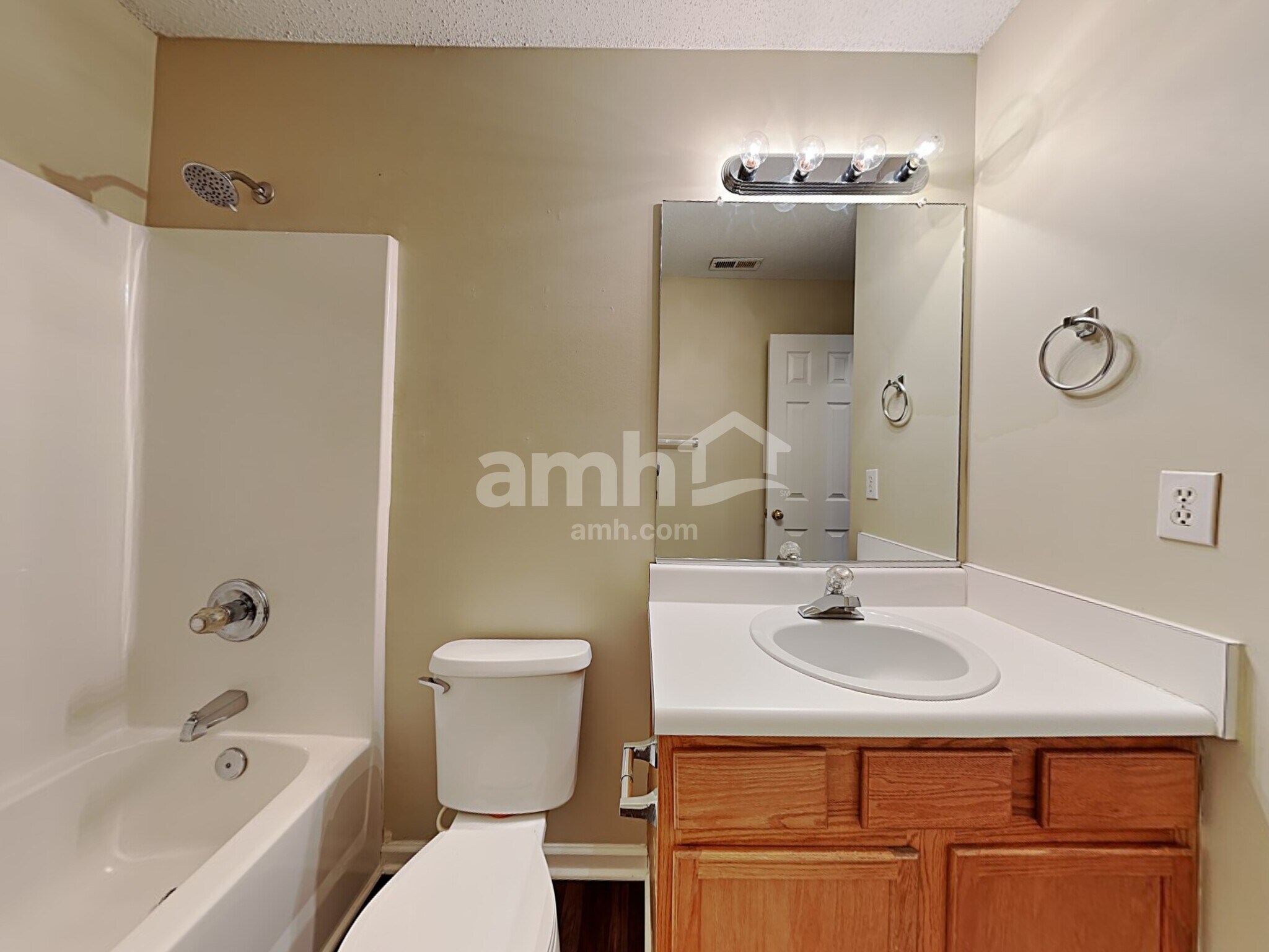 Building Photo - 430 Old Wood Ln