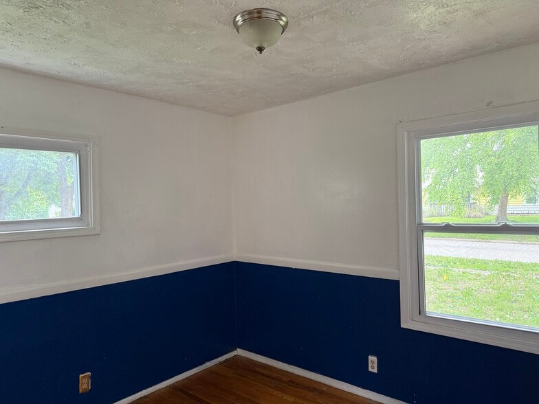 Building Photo - 1117 N Indian Ln