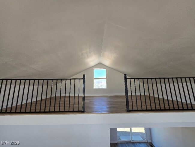 Building Photo - 270 W Patricia Ave