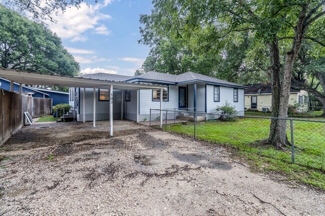 Building Photo - 503 Carrell St