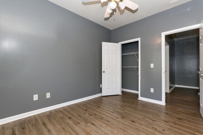 Building Photo - 2871 Cross Creek Dr