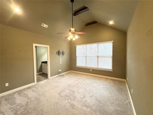 Building Photo - 33 Leona Dr