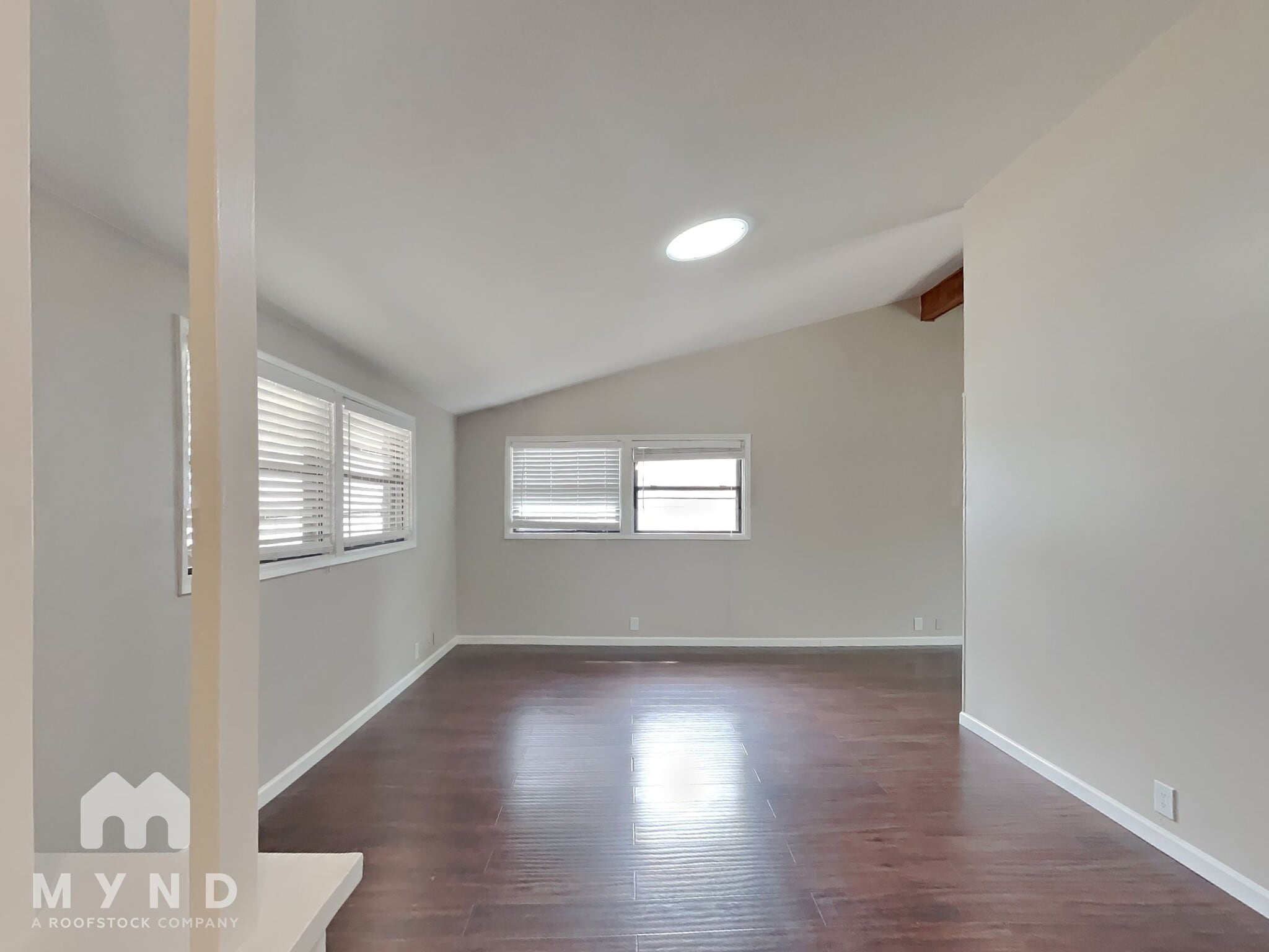 Building Photo - 925 Warren Way