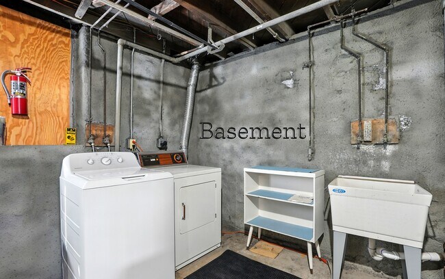 Building Photo - 1208 Ellis Blvd NW