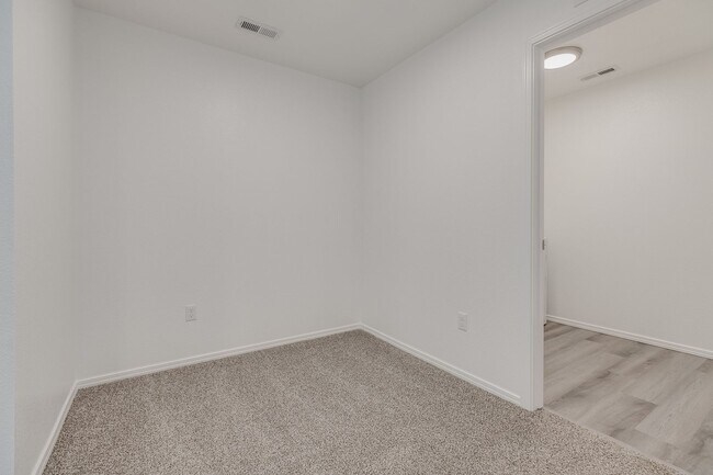 Building Photo - 3 Bedroom Townhome Available