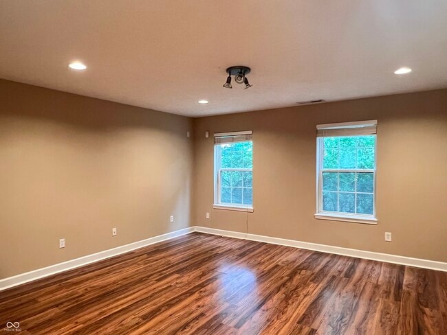 Building Photo - 3332 Decker Ridge Dr