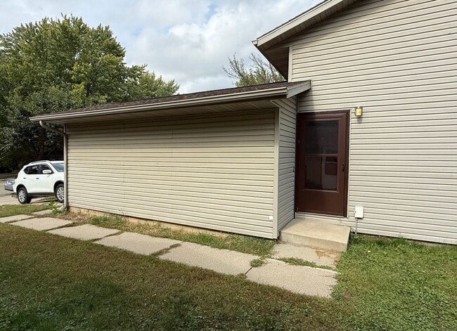 Building Photo - Two Bedroom Apartment in Rochester MN