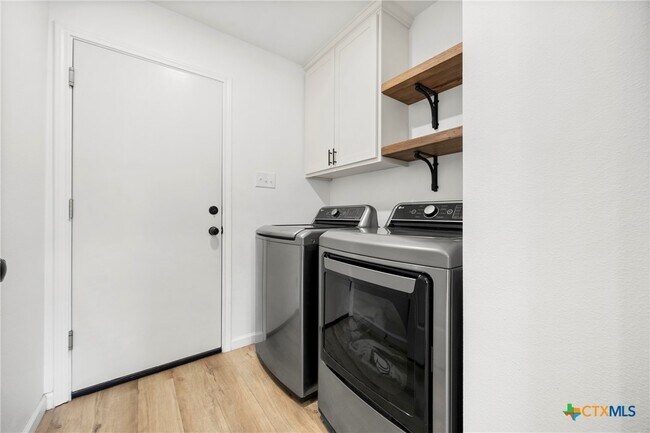 Building Photo - 921 Indian Trail