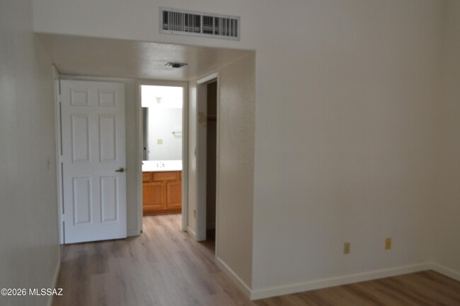 Building Photo - 5376 N Calle Del Rocio